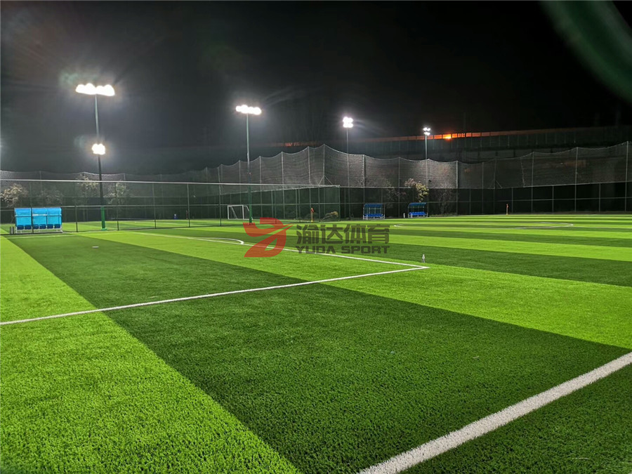 1591694740105578.jpg 人造草坪足球場(chǎng).jpg